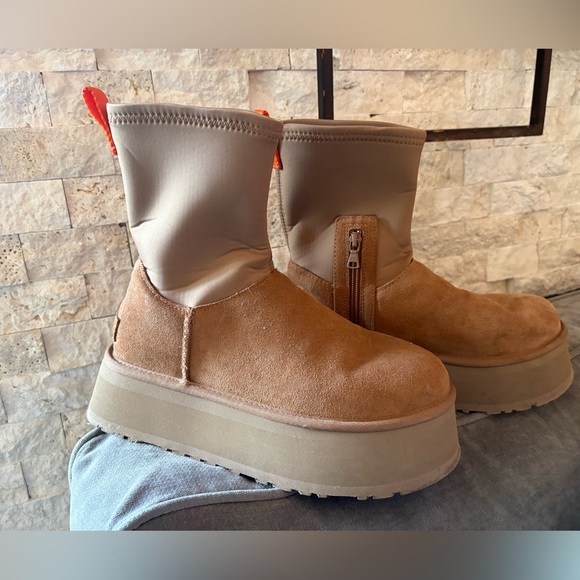 UGG Shoes - UGG Classic Dipper Boots Size 8 Women’s Chestnut